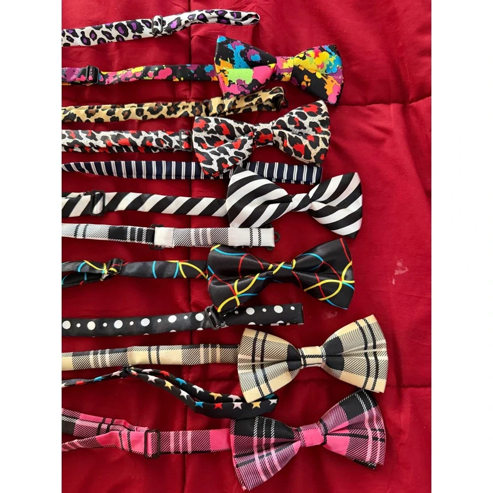 Unbranded bow tie